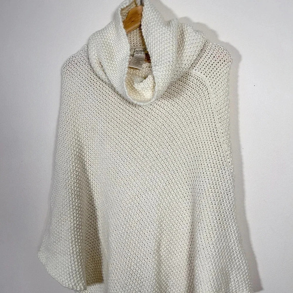 COCOGIÒ |  TURTLENECK SWEATER PONCHO - Picture 2 of 11